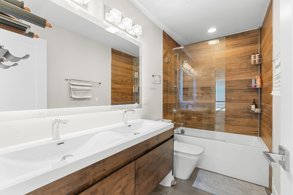 5047 W Winnemac Avenue - Photo 18