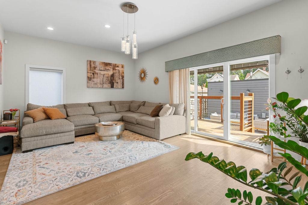 5047 W Winnemac Avenue - Photo 38