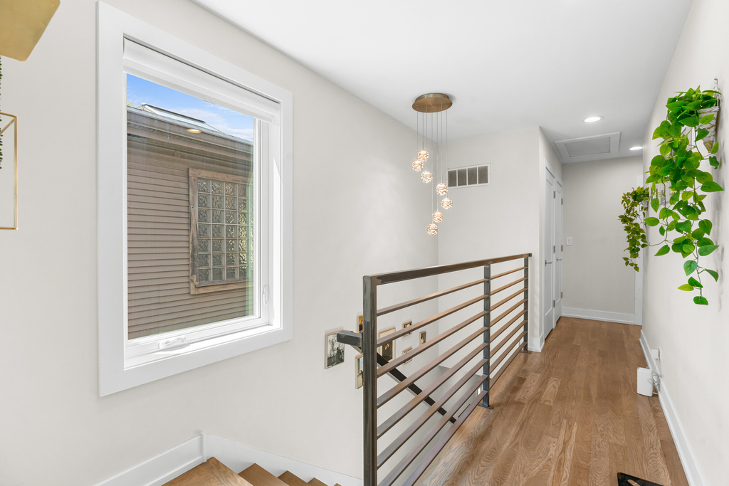 5047 W Winnemac Avenue - Photo 19