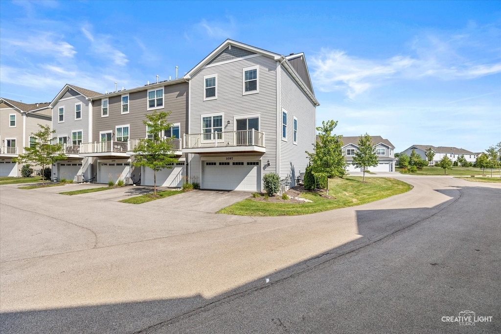 1097 Moraine Drive - Photo 16