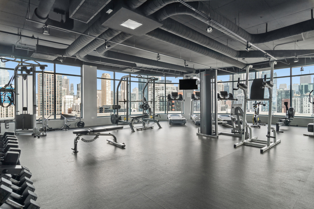 340 W Superior Street - Photo 18