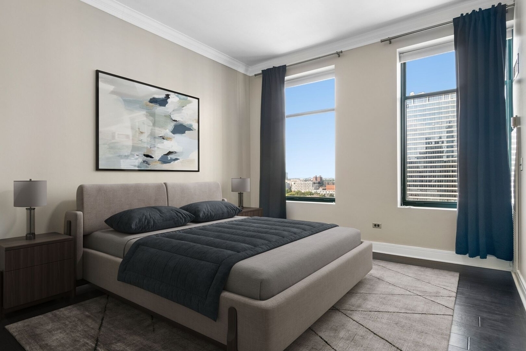 340 W Superior Street - Photo 10
