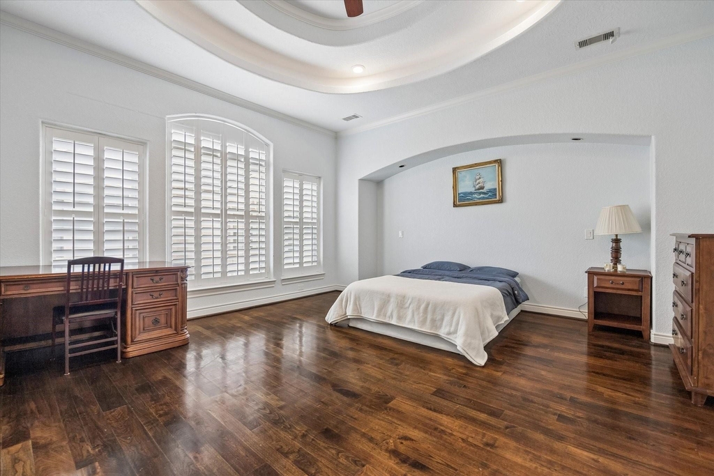 2128 Harold Street - Photo 4