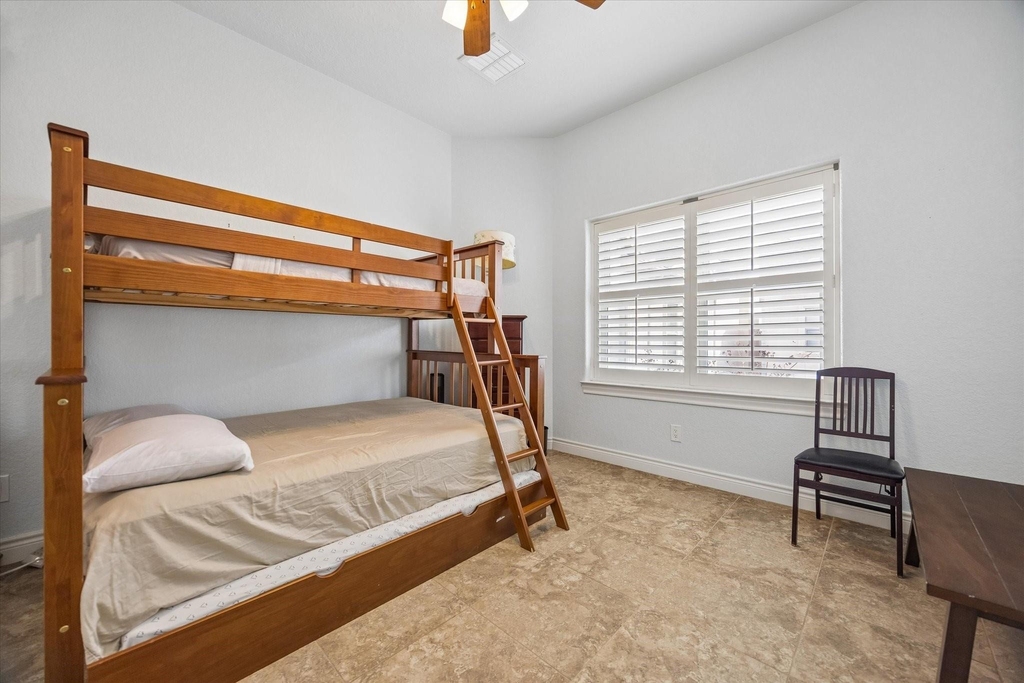 2128 Harold Street - Photo 7