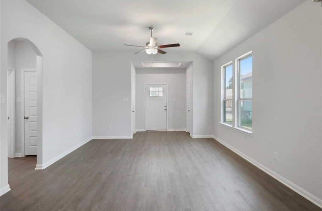 207 Tejas Village Parkway - Photo 2