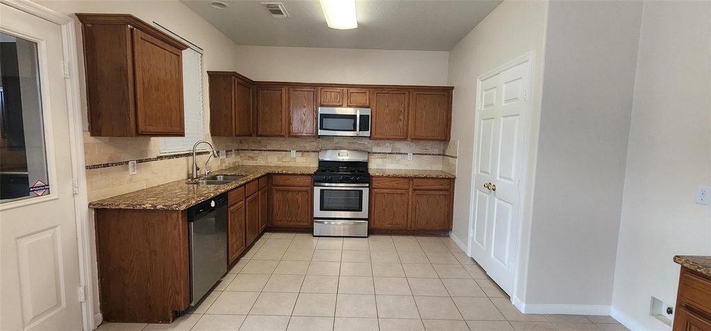 9710 Fieldbloom Lane - Photo 4