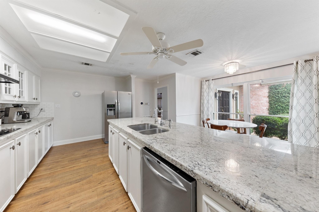 12210 Ravenmoor Drive - Photo 16