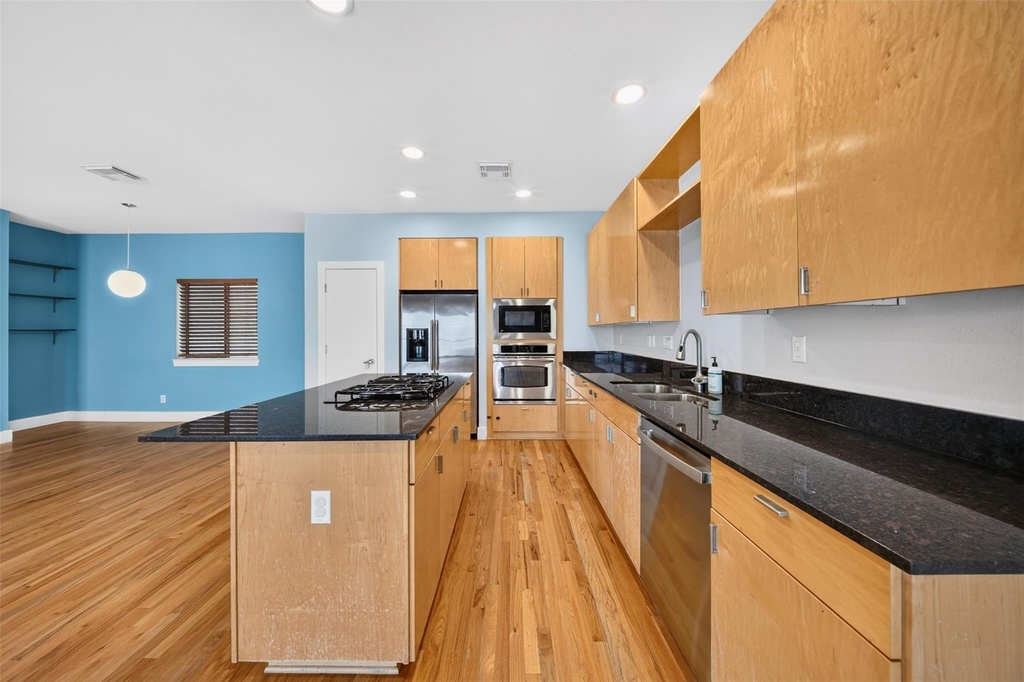 4106 Spencer Street - Photo 9
