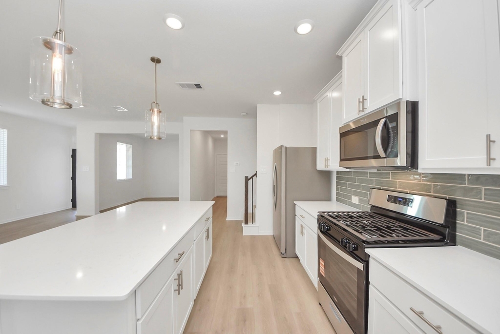 1043 Cedar Place Lane - Photo 5
