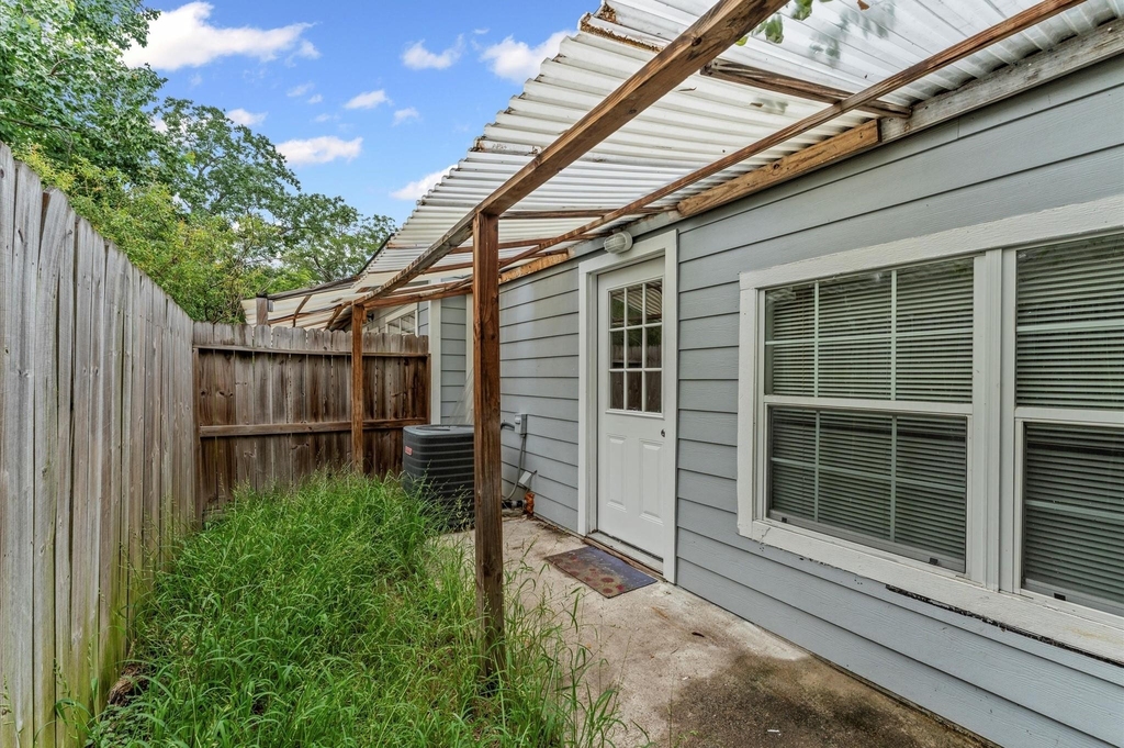 3216 Avenue I - Photo 18