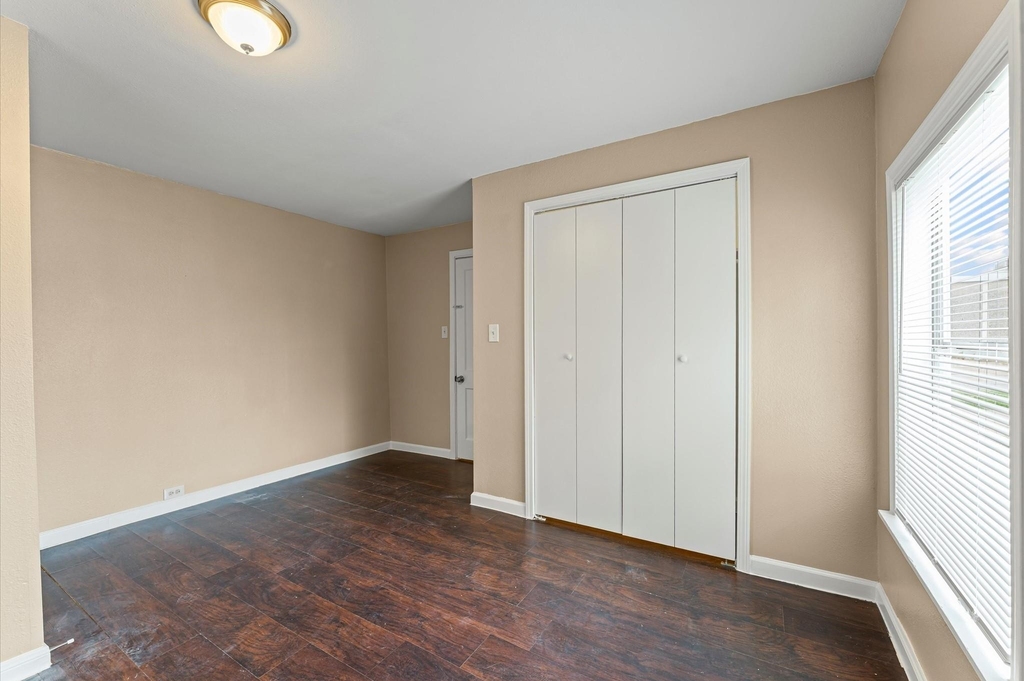 3216 Avenue I - Photo 17