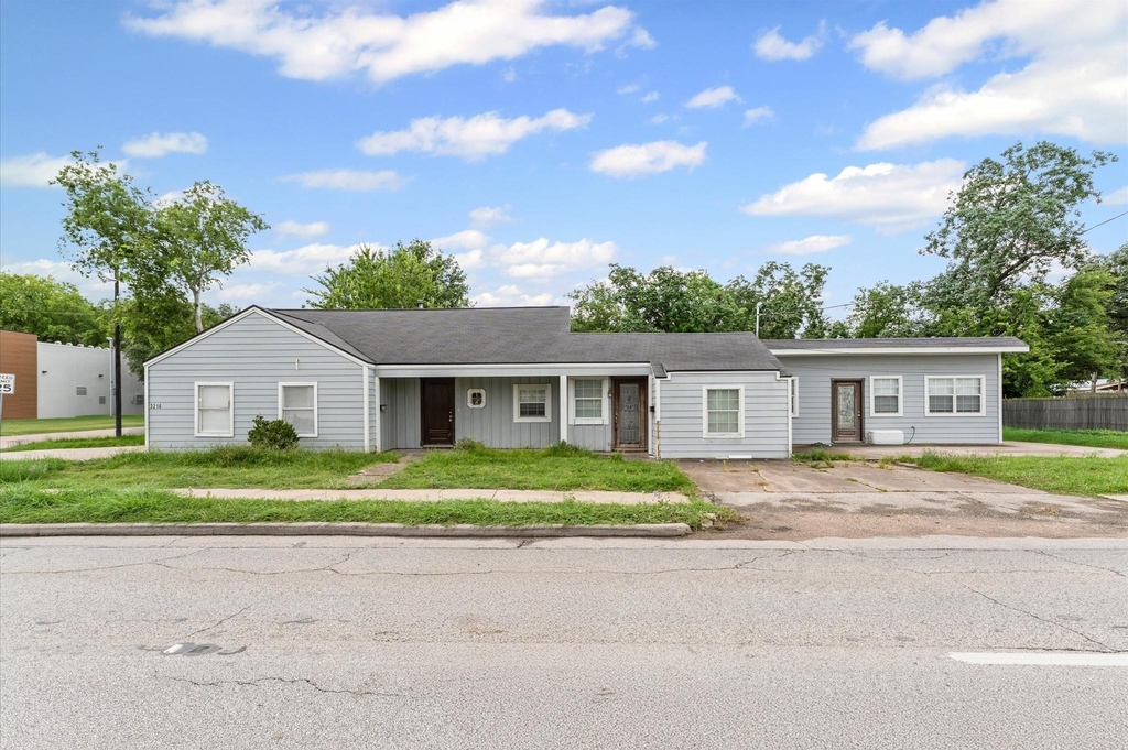 3216 Avenue I - Photo 0
