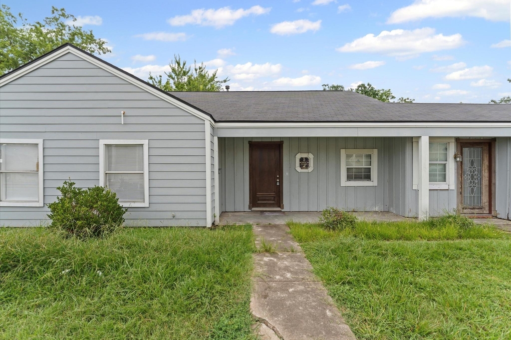 3216 Avenue I - Photo 3