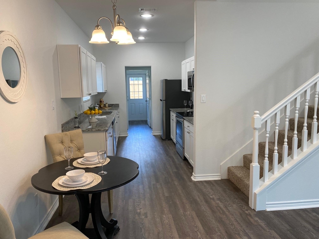 24029 Wildwood - Photo 4