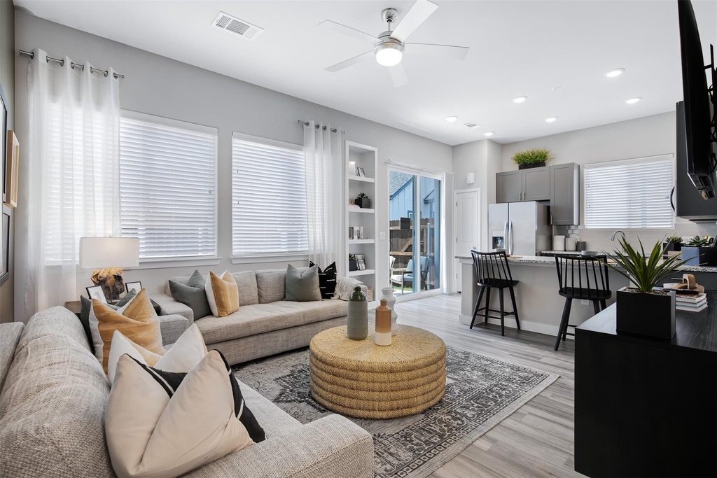 7205 Borland Lane - Photo 4