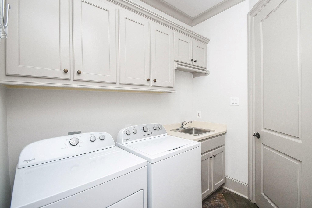 2702 Tudor Manor - Photo 40