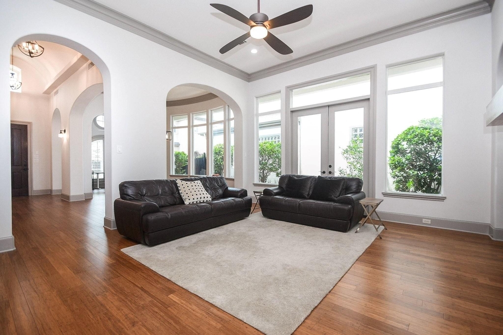 2702 Tudor Manor - Photo 8
