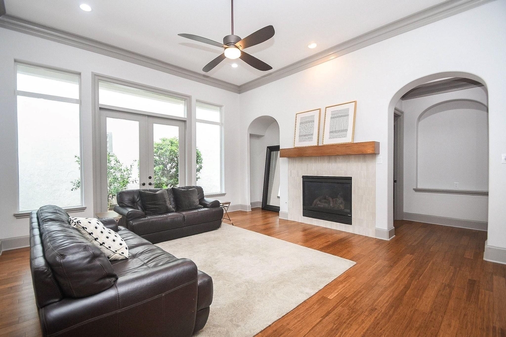 2702 Tudor Manor - Photo 9