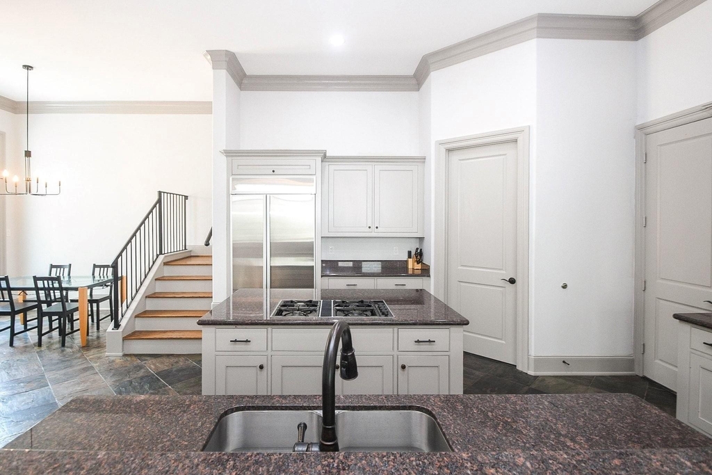 2702 Tudor Manor - Photo 13