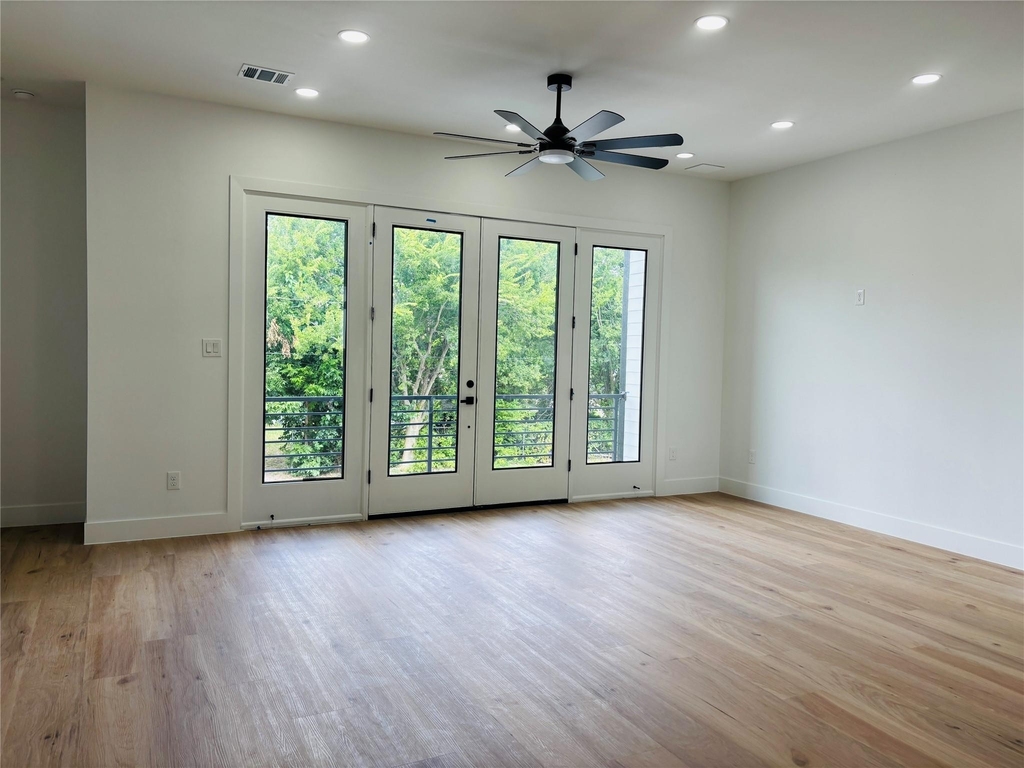 2010 Yates Street - Photo 2
