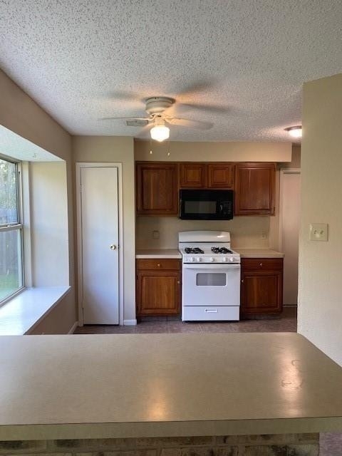 523 Gleneagles Drive - Photo 3