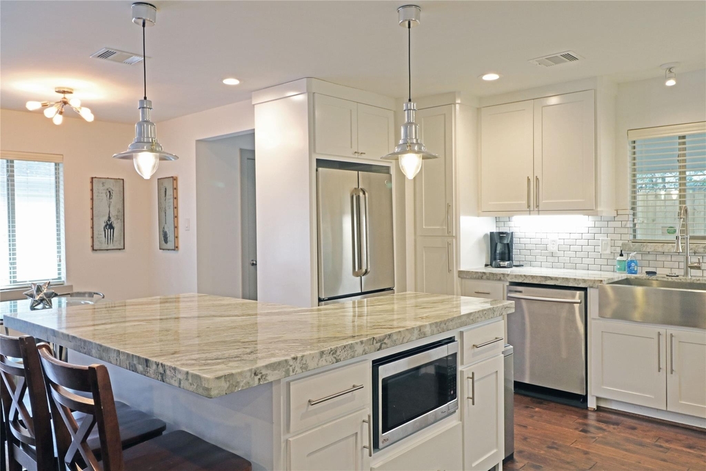 5527 Valkeith Drive - Photo 1