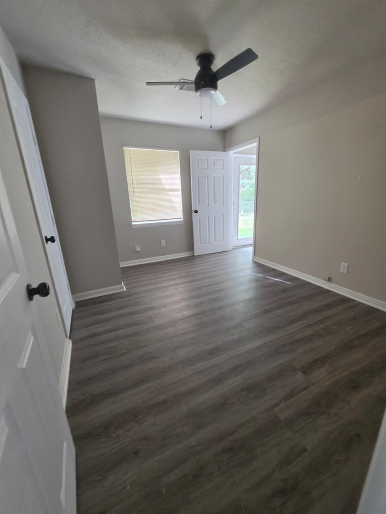 10922 Lockgate Lane - Photo 1
