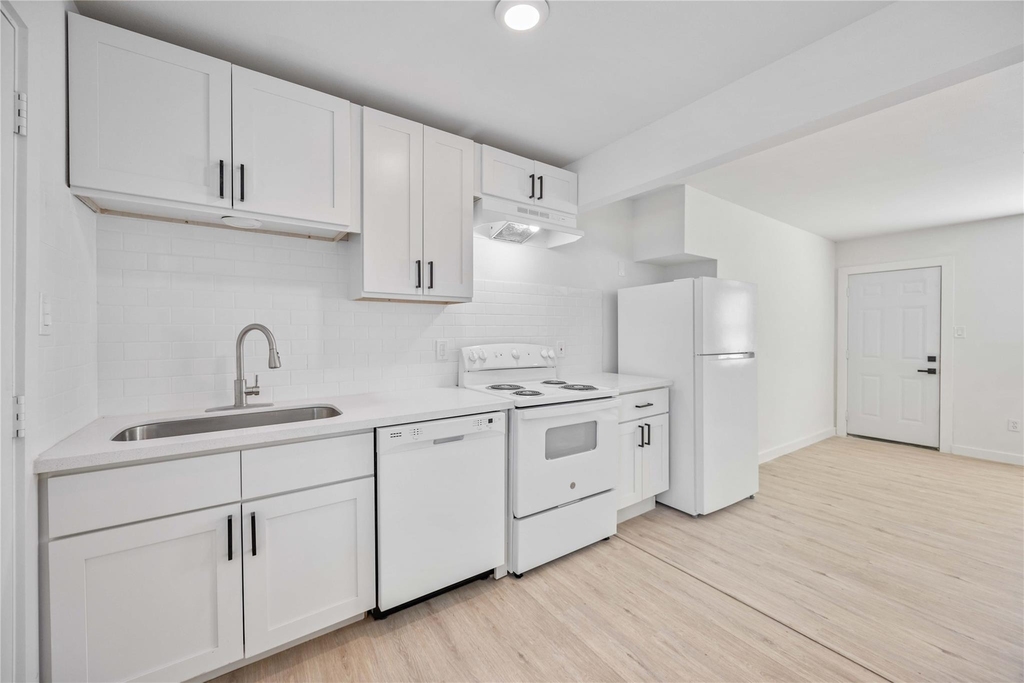 6811 Del Rio Street - Photo 1