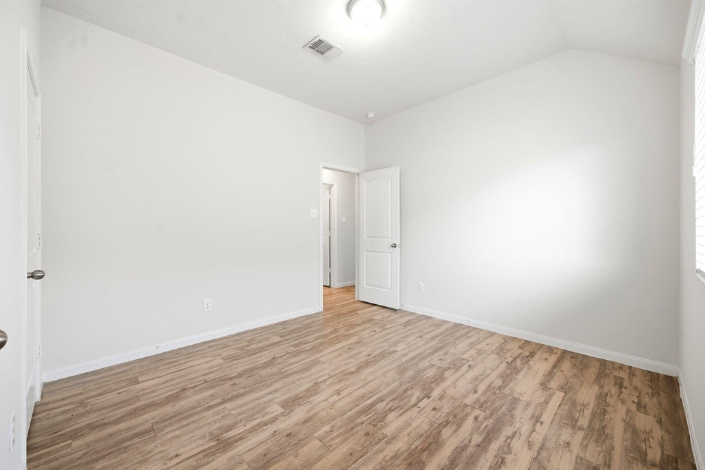 19 Santa Barbara Street - Photo 22