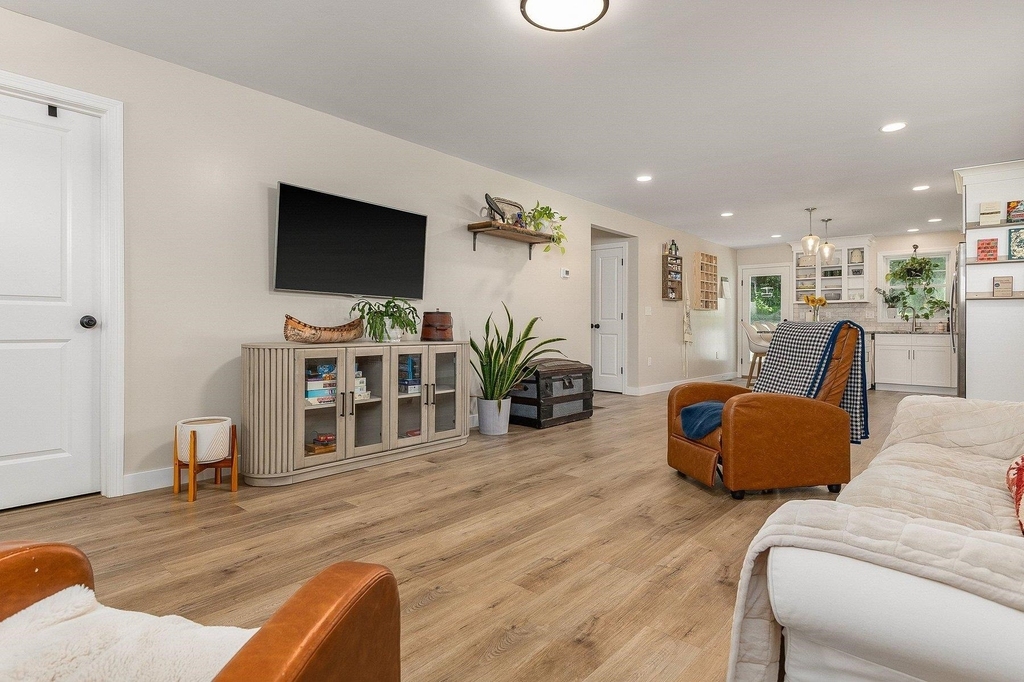 30 Copley - Photo 5