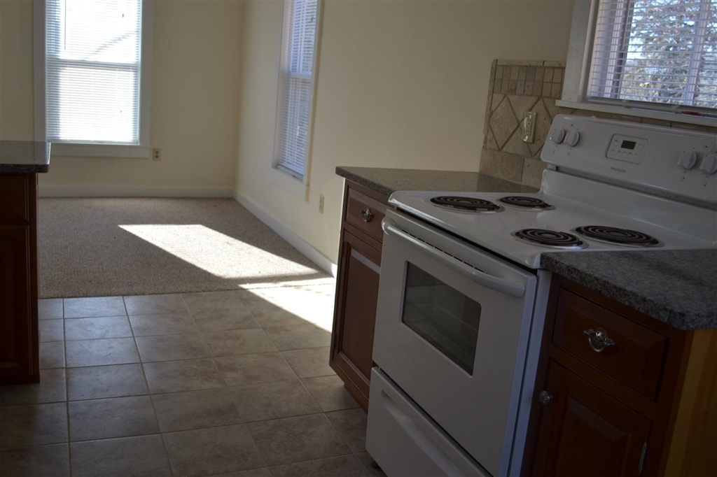 182 Main - Photo 5