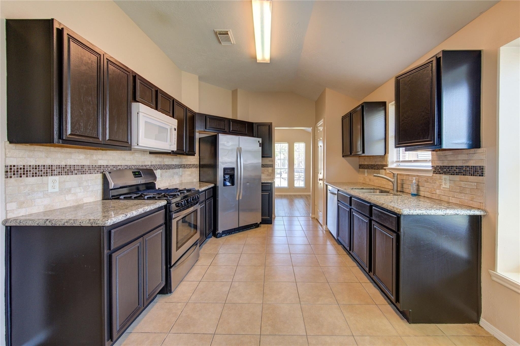 5349 Pinewood Terrace - Photo 13