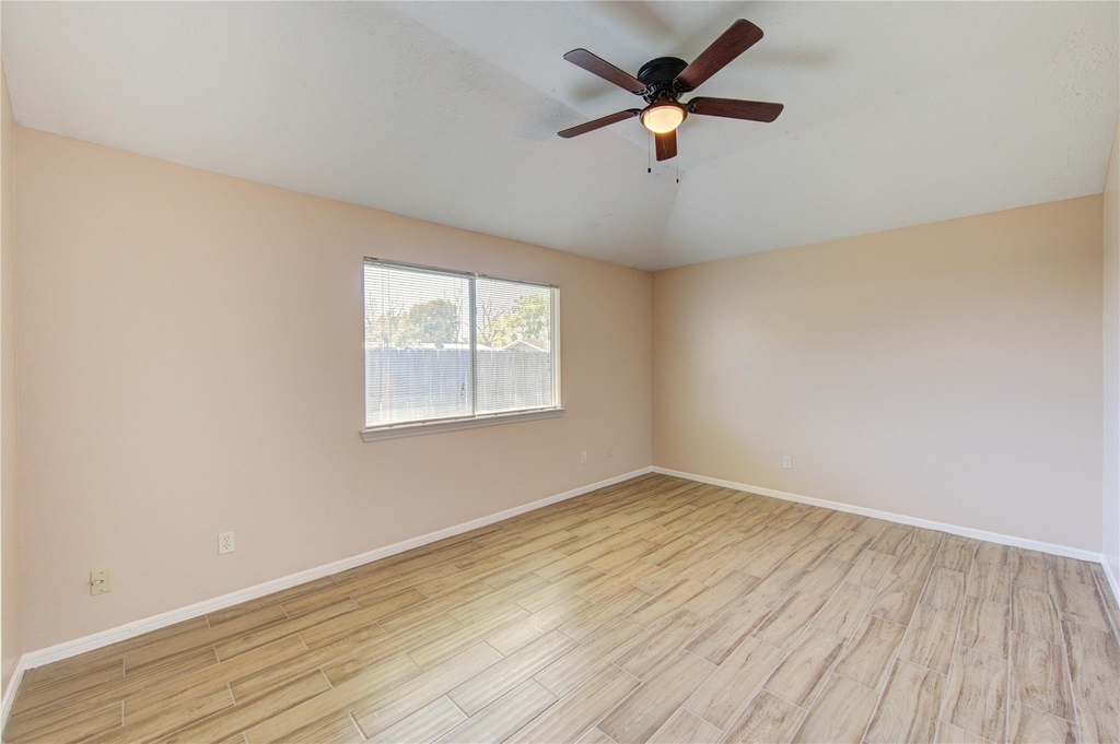 5349 Pinewood Terrace - Photo 25
