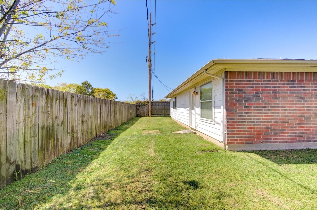 5349 Pinewood Terrace - Photo 37