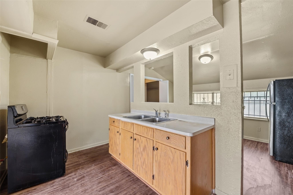 5503 S Acres Drive - Photo 10