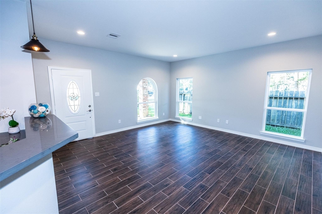 507 E Foley Street - Photo 10