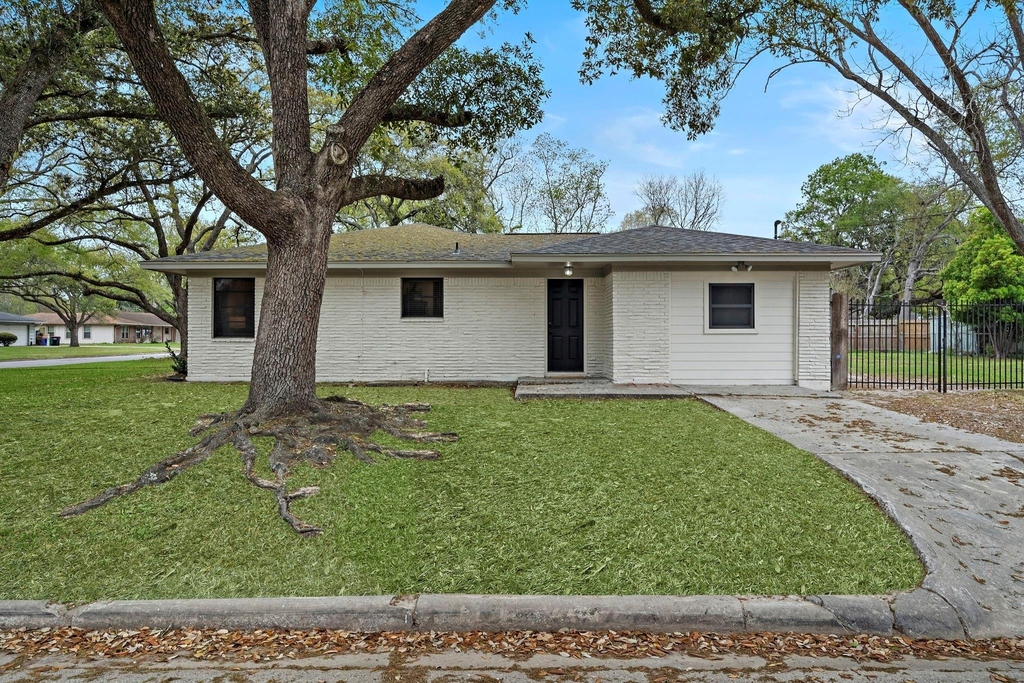 1606 E Fayle Street - Photo 2
