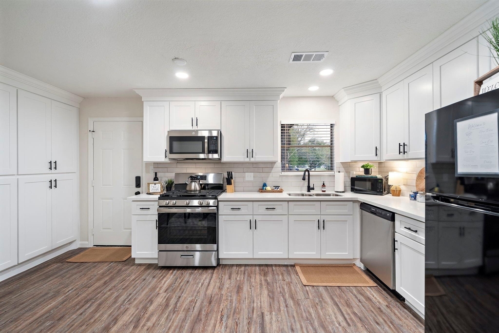 1606 E Fayle Street - Photo 9