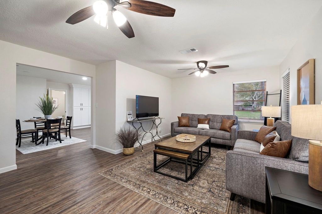 1606 E Fayle Street - Photo 6