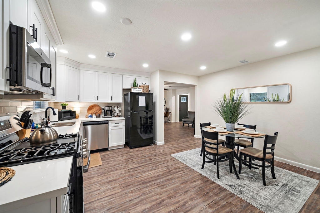 1606 E Fayle Street - Photo 11