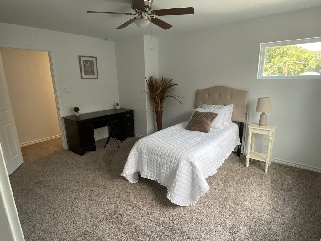 24029 Wildwood - Photo 17