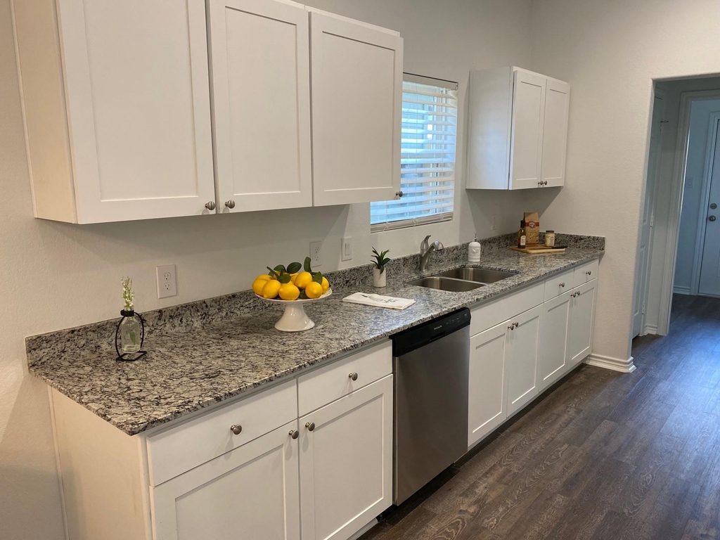 24029 Wildwood - Photo 6
