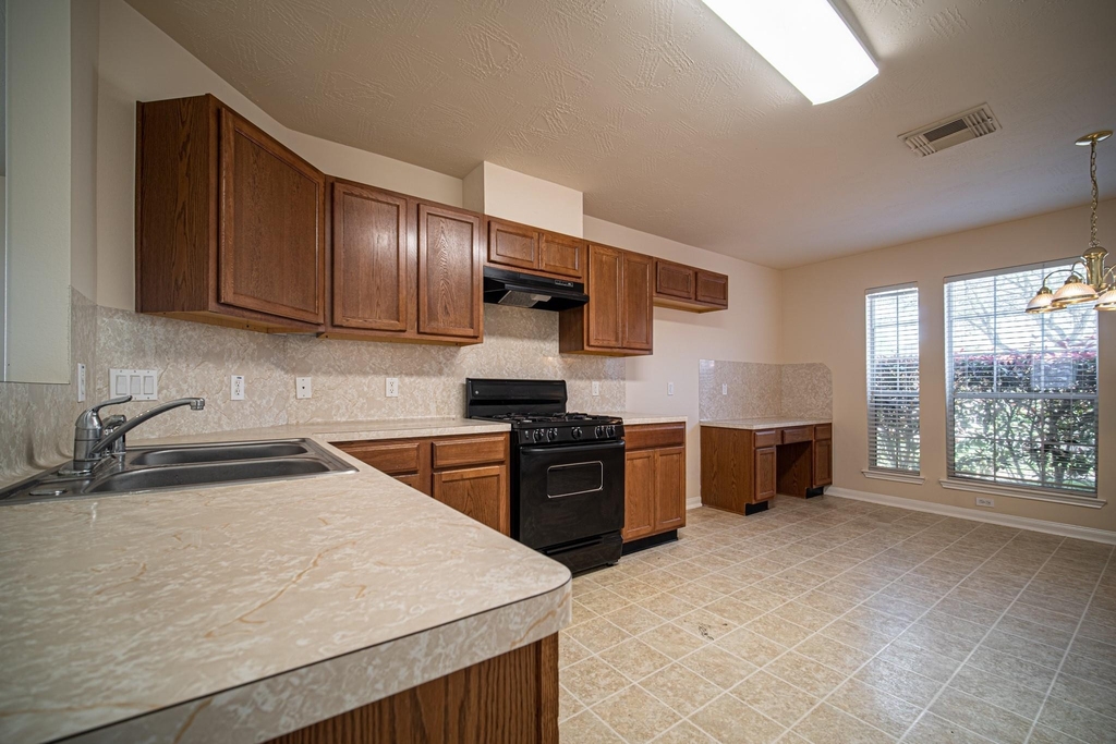 3610 Liberty Square Trail - Photo 4