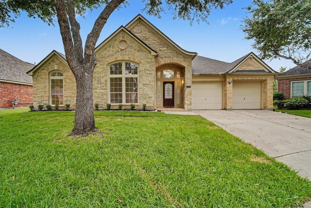 2905 Summer Cape Court - Photo 0