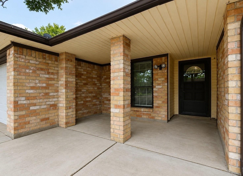 510 Chambly Drive - Photo 2