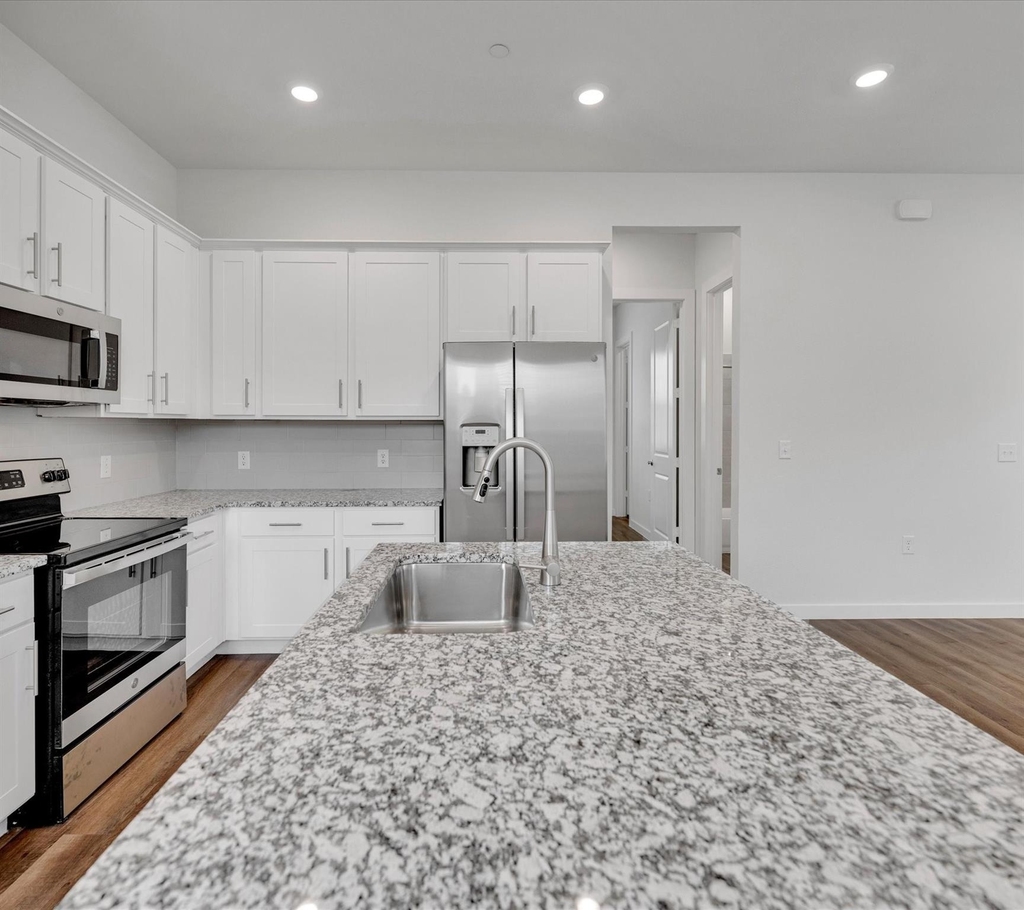 2709-716 Rockhill Road - Photo 4