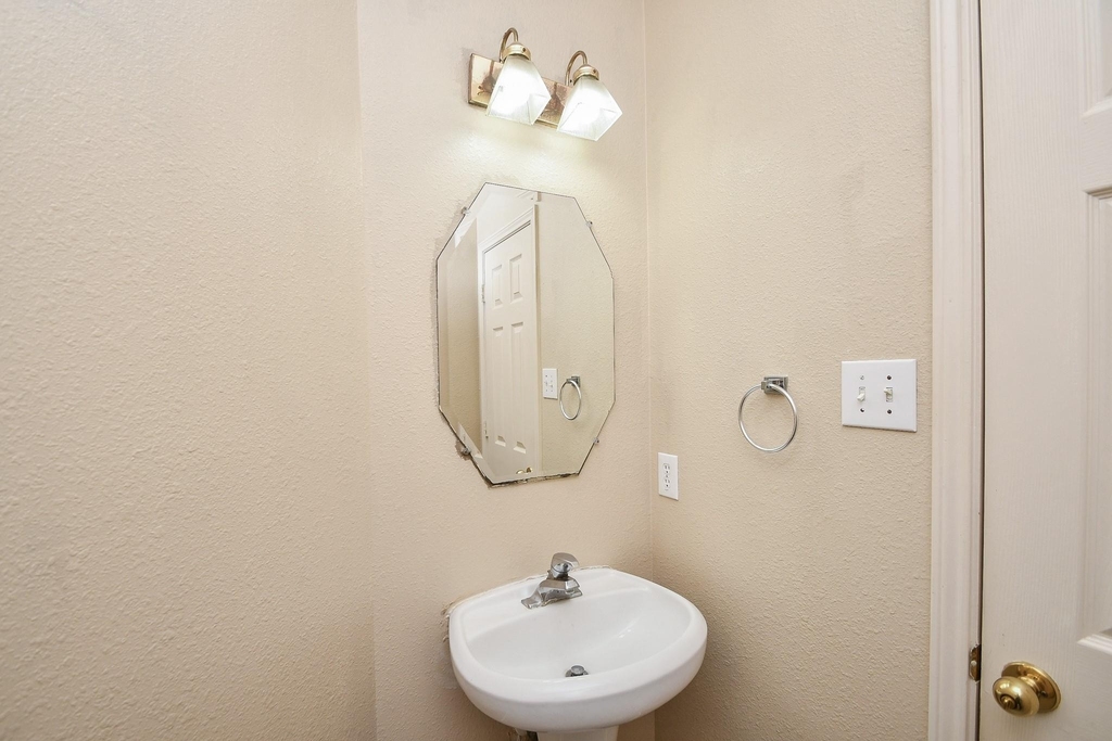 15114 Snow Hill Court - Photo 17
