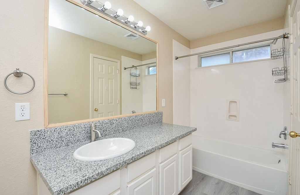 15114 Snow Hill Court - Photo 26