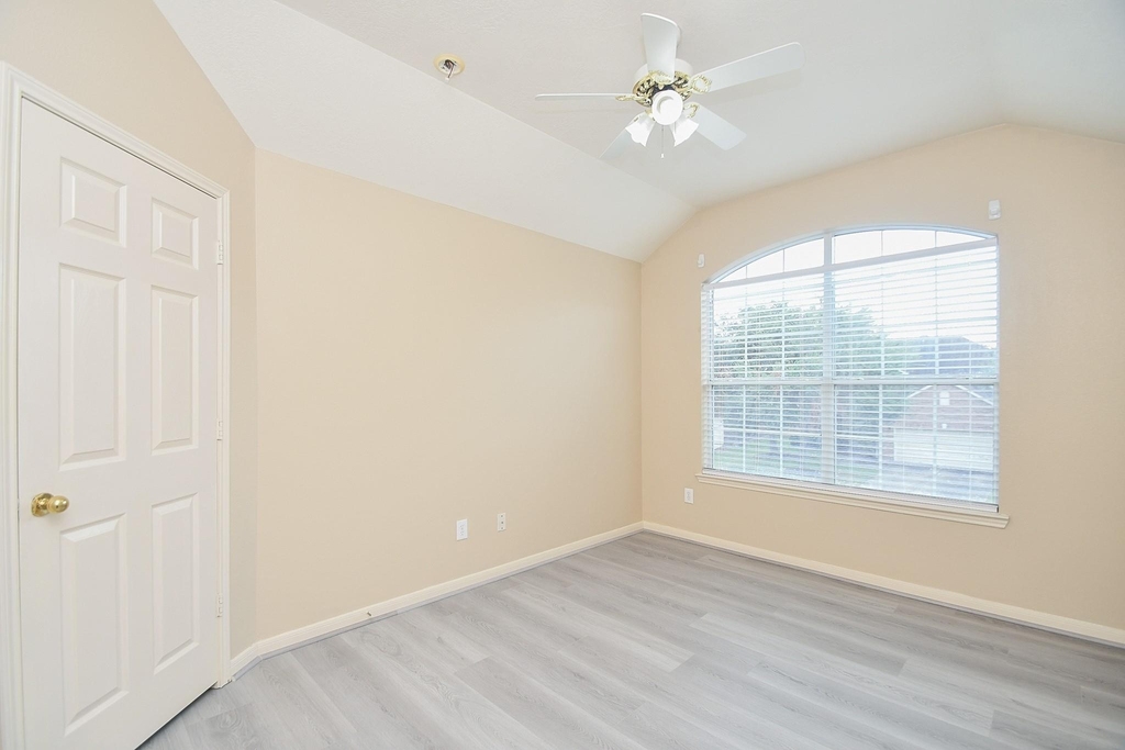 15114 Snow Hill Court - Photo 21