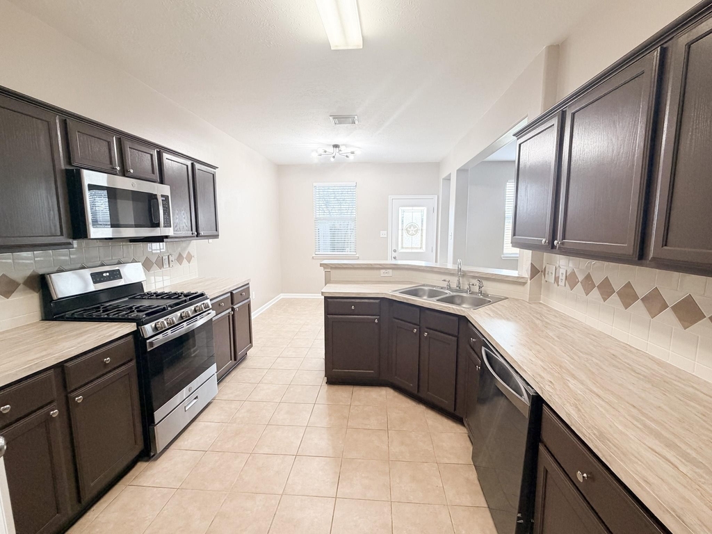 4422 Park Trail Lane - Photo 9